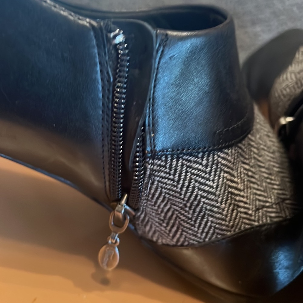 booties - Picture 7 of 7